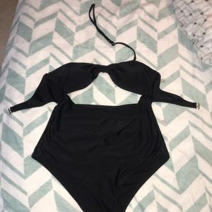 cute black one piece!!